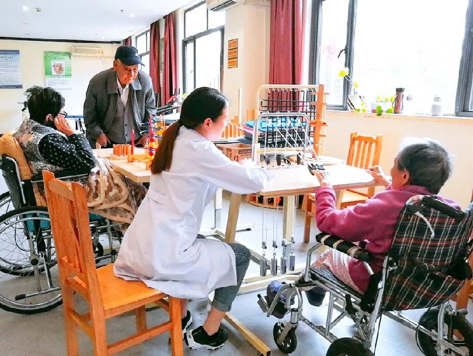 跟腱撕裂康复奇迹！哈利伯顿术后八周脱保护靴 或提前复出